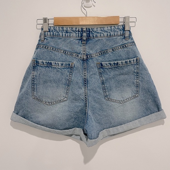 High Waisted Denim Shorts 💙 - Picture 3 of 12